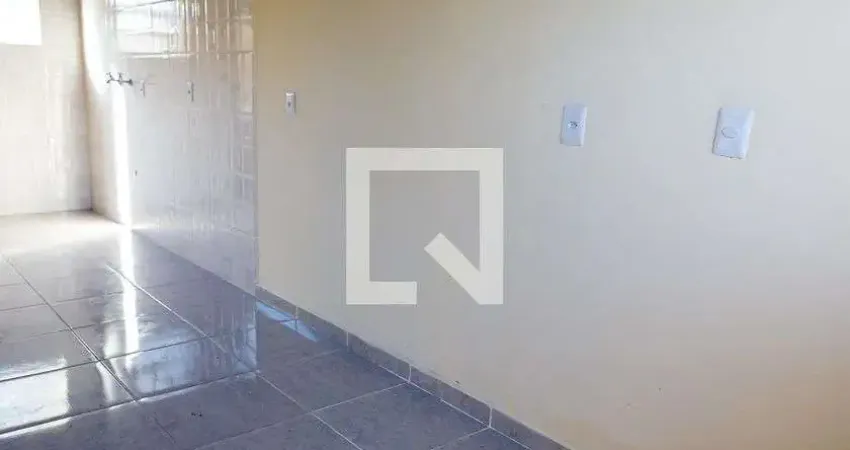 Casa para Aluguel - São João do Rio Vermelho, 2 Quartos,  50 m² - Florianópolis