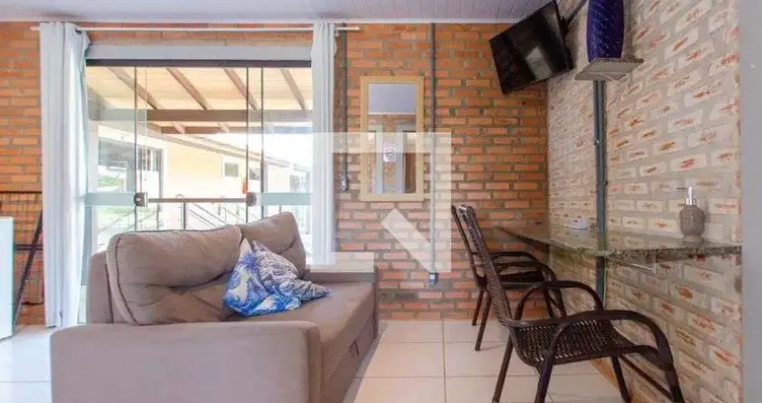 Apartamento para Aluguel - São João do Rio Vermelho, 2 Quartos,  60 m² - Florianópolis