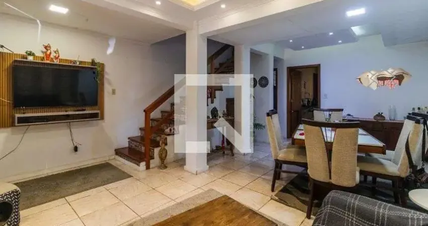 Casa para Aluguel - Santo Antônio, 3 Quartos,  250 m² - Porto Alegre