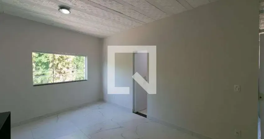Casa para Aluguel - Copacabana, 1 Quarto,  25 m² - Belo Horizonte