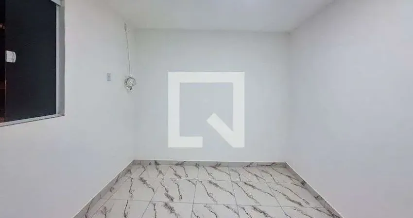 Casa para Aluguel - São Lourenço, 1 Quarto,  21 m² - Niterói