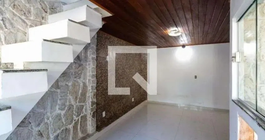 Casa para Aluguel - Campo Grande, 2 Quartos,  200 m² - Rio de Janeiro