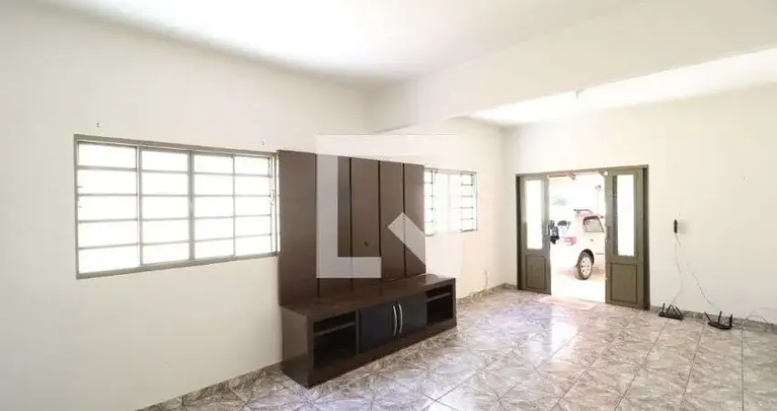 Casa para Aluguel - Bom Jesus, 4 Quartos,  230 m² - Uberlândia
