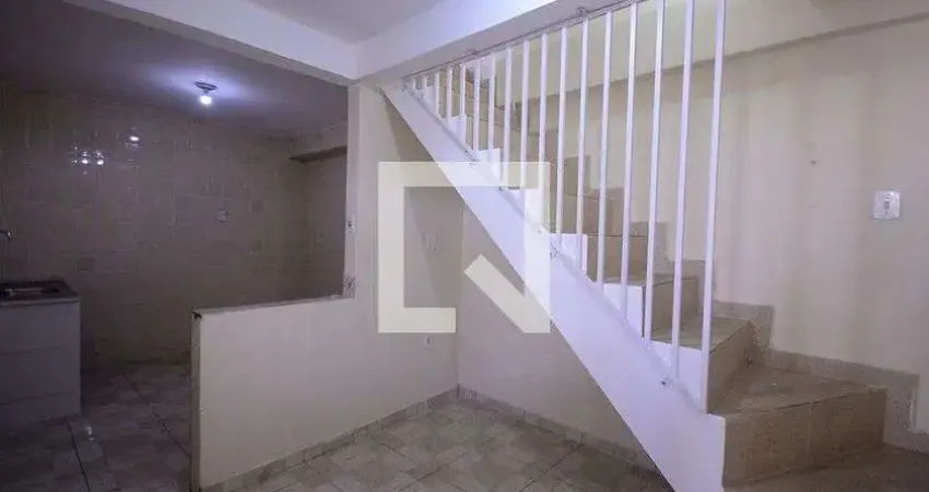 Casa para Aluguel - Jardim Santa Emília, 2 Quartos,  32 m² - São Paulo