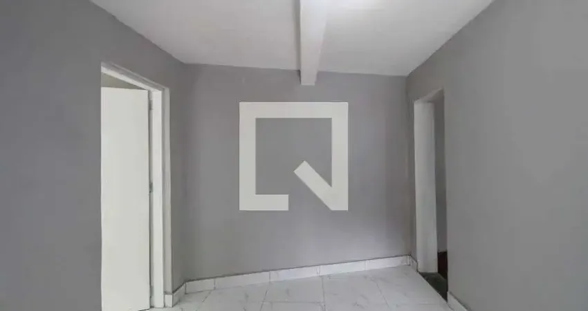 Casa para Aluguel - Parque Santa Madalena, 2 Quartos,  70 m² - São Paulo