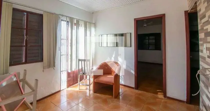 Casa para Aluguel - Rio Branco, 2 Quartos,  75 m² - Canoas