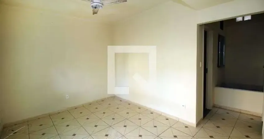 Casa para Aluguel - Olaria, 2 Quartos,  70 m² - Rio de Janeiro