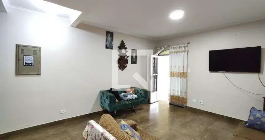 Casa com 3 quartos para alugar na Rua Doutor Miguel do Val, Vila Jacuí, São Paulo