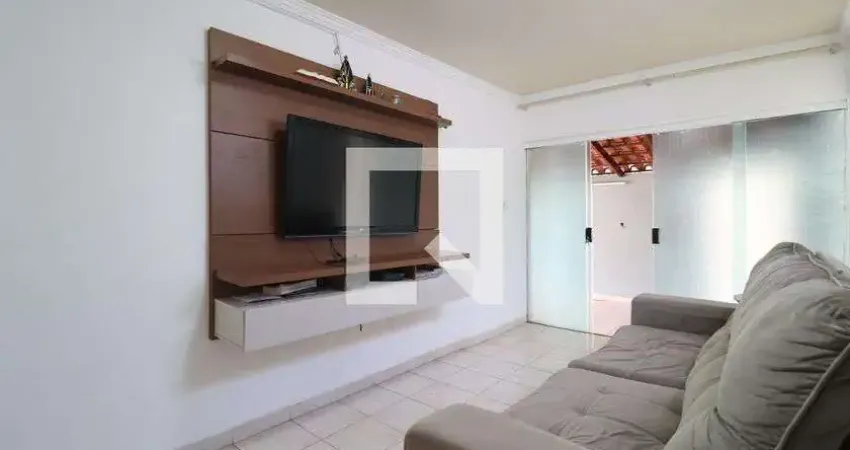 Casa para Aluguel - Brasil, 3 Quartos,  277 m² - Uberlândia
