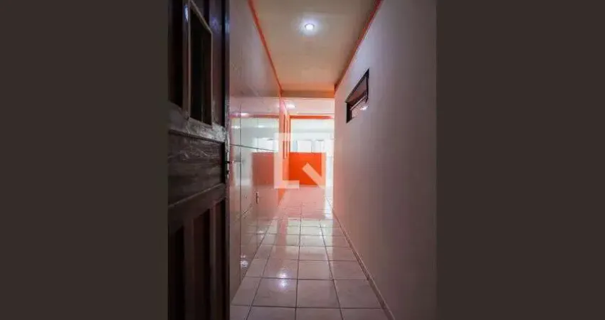 Casa para Aluguel - Jardim Barbacena, 1 Quarto,  68 m² - Cotia