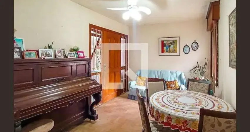 Casa para Aluguel - Cavalhada, 3 Quartos,  84 m² - Porto Alegre