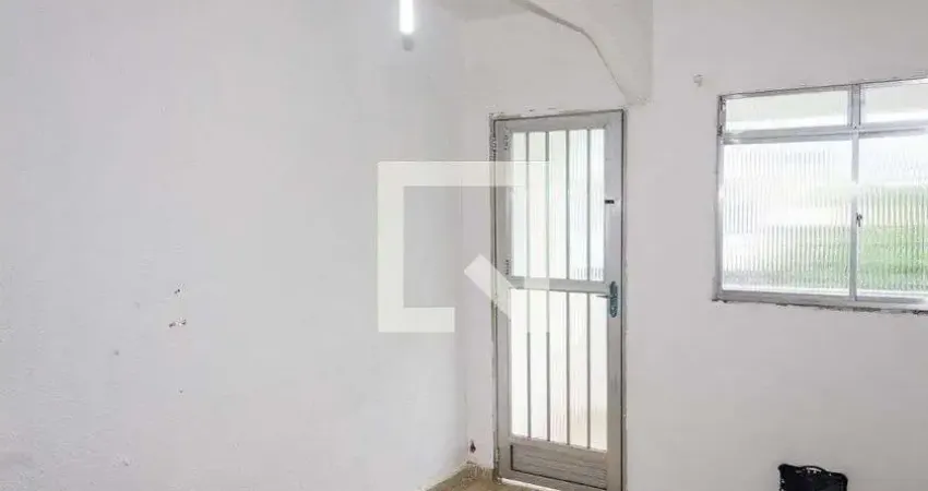 Casa para Aluguel - Campo Grande, 1 Quarto,  200 m² - Rio de Janeiro