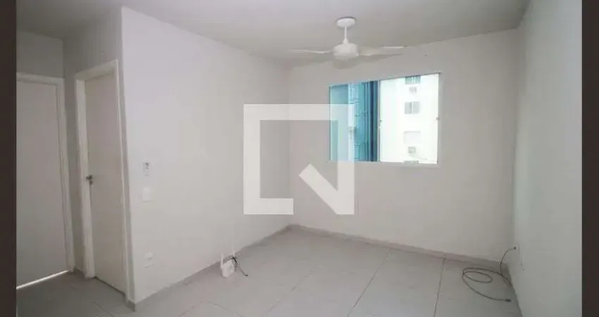 Apartamento para Aluguel - Brás de Pina, 2 Quartos,  40 m² - Rio de Janeiro