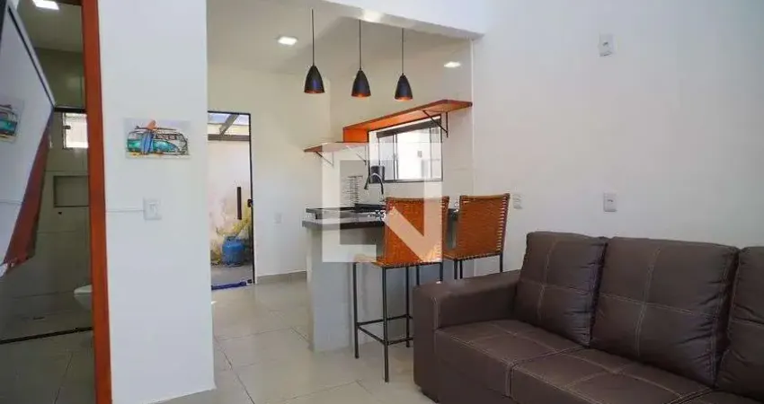 Casa para Aluguel - São João do Rio Vermelho, 1 Quarto,  30 m² - Florianópolis