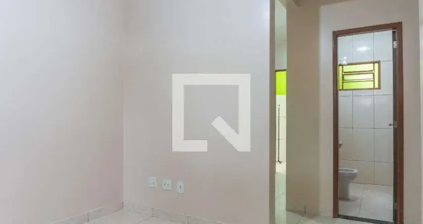 Casa para Aluguel - Samambaia, 2 Quartos,  70 m² - Brasília