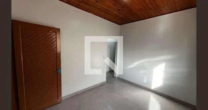 Casa para Aluguel - Guará, 2 Quartos,  100 m² - Brasília