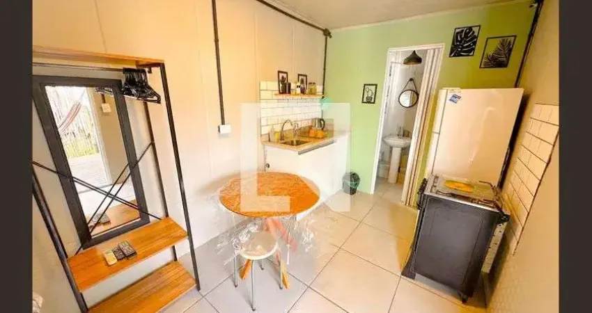 Casa para Aluguel - Ponta das Canas, 1 Quarto,  30 m² - Florianópolis