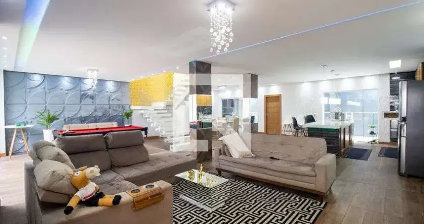 Casa / Sobrado em Condomínio para Aluguel - Fazendinha, 3 Quartos,  300 m² - Curitiba