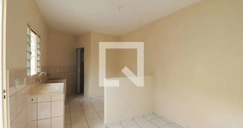 Casa com 1 quarto para alugar na Rua Almada, Santana, São Paulo