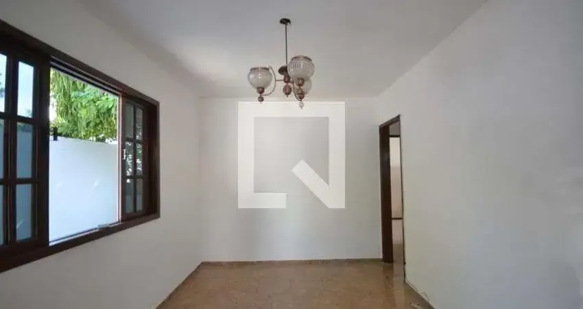 Casa para Aluguel - Campo Grande, 2 Quartos,  75 m² - Rio de Janeiro