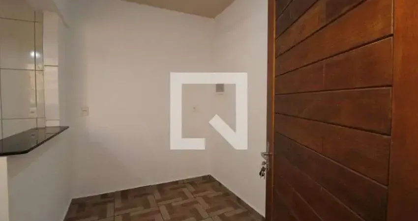 Casa para Aluguel - Interlagos, 1 Quarto,  32 m² - São Paulo