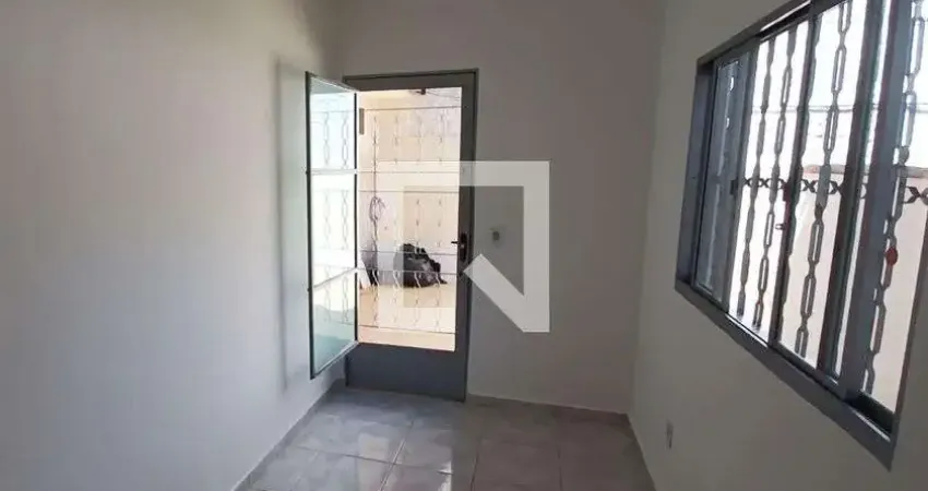 Casa com 2 quartos para alugar na Rua do Colégio, Maceió, Niterói