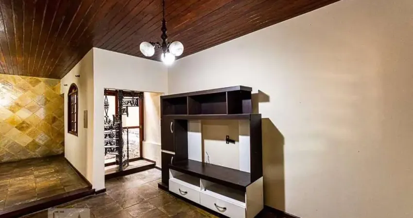 Casa com 4 quartos para alugar na Rua Doutor Genserico Ribeiro, São Lourenço, Niterói