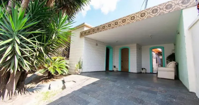 Casa com 3 quartos para alugar na Rua Norberto Mayer, Eldorado, Contagem