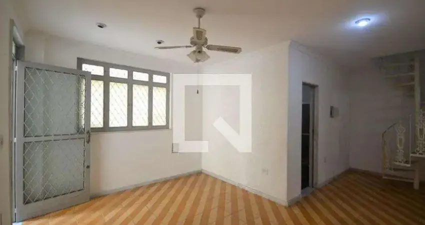 Casa com 3 quartos para alugar na Rua Doutor João Victor Bruno, Lambert, Nova Iguaçu