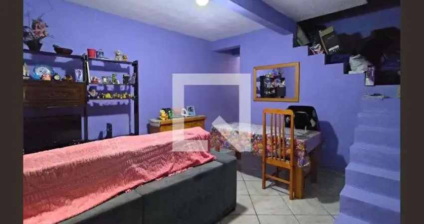 Casa para Aluguel - Parque Industrial das Oliveiras, 1 Quarto, 250 m² - Taboão da Serra