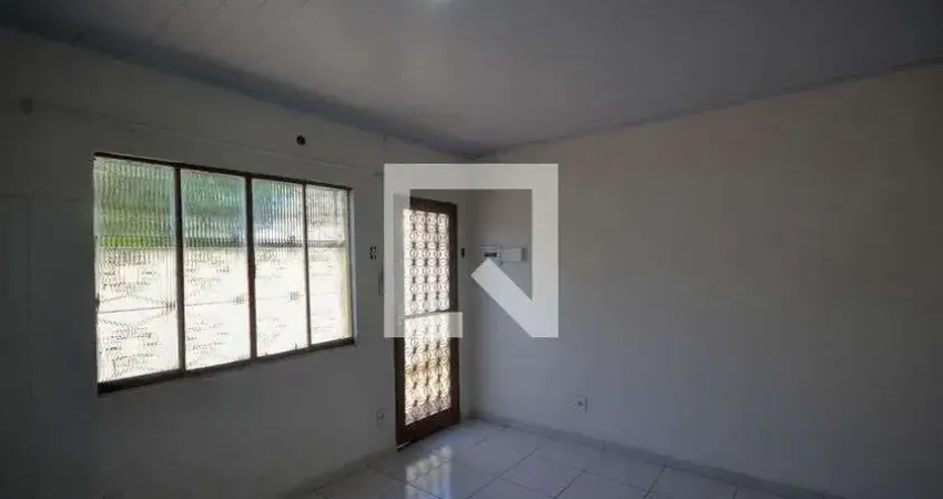 Casa com 1 quarto para alugar na Rua João Pessoa, Olinda, Nilópolis