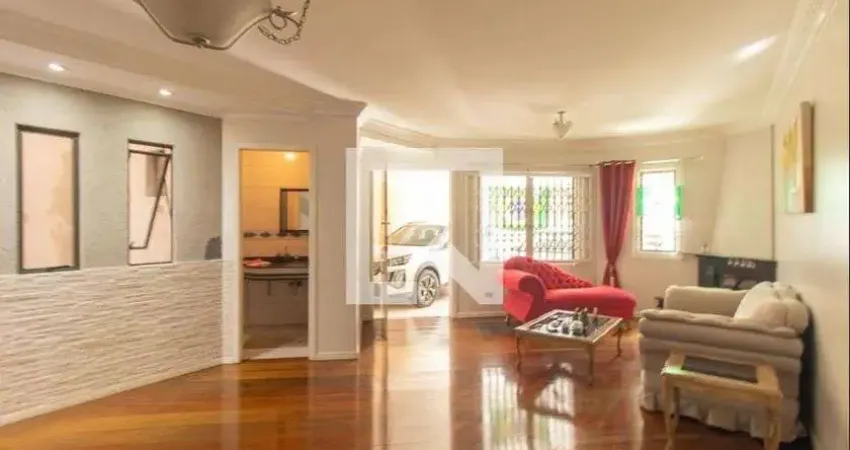 Casa com 3 quartos para alugar na Rua Francisco Braga, Uberaba, Curitiba