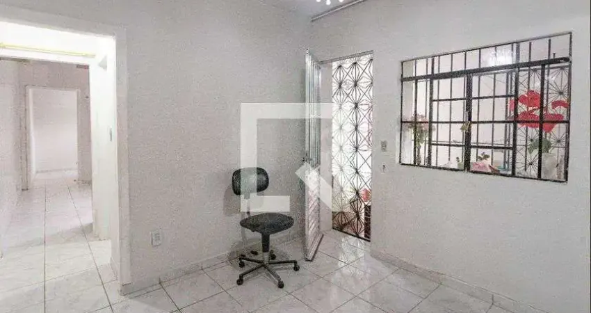 Casa com 2 quartos para alugar na Rua São Vicente, Centro, Diadema