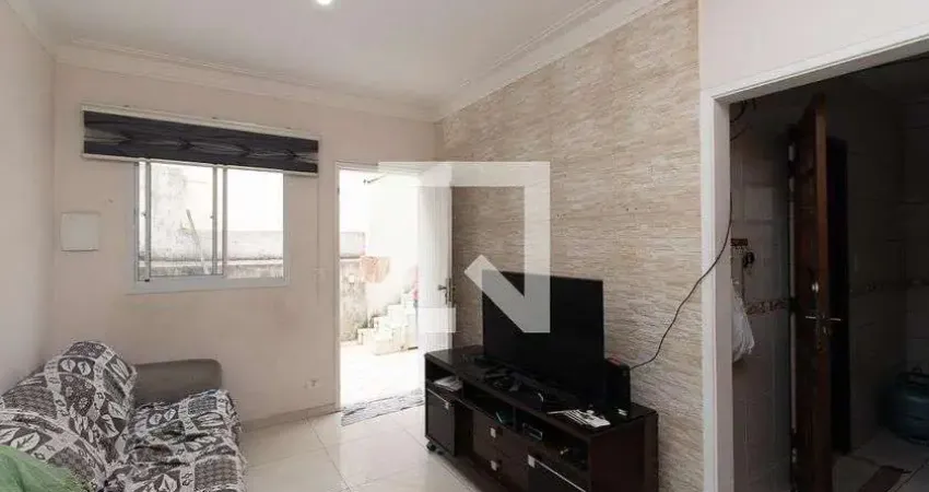 Casa com 3 quartos para alugar na Rua Astrapéia, Vila Ede, São Paulo