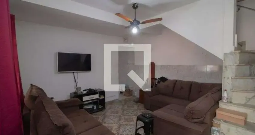 Casa com 2 quartos para alugar na Rua Mariano Elizaga, Vila Fidalgo, São Paulo