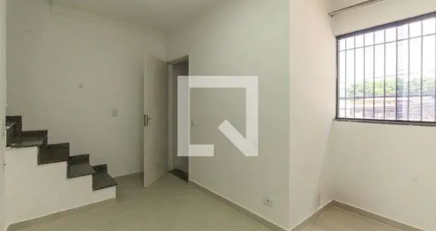 Casa com 3 quartos para alugar na Rua Cururipe, Vila Carrão, São Paulo