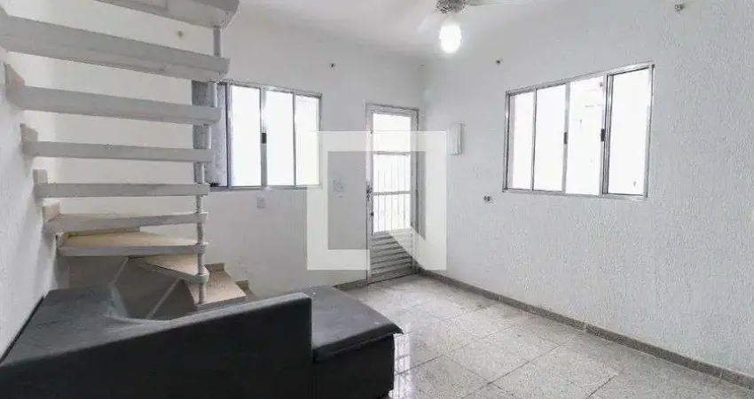 Casa com 2 quartos para alugar na Rua Guacaris, Vila Jacuí, São Paulo