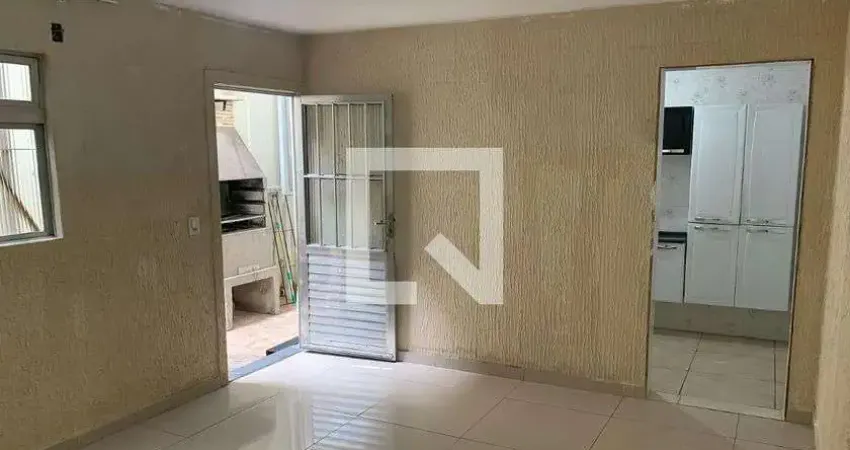 Casa com 2 quartos para alugar na Rua Macieira, Quitaúna, Osasco