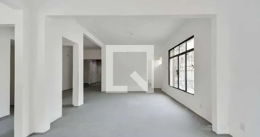 Casa com 3 quartos para alugar na Rua Cardoso de Almeida, Pacaembu, São Paulo