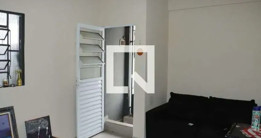 Casa com 1 quarto para alugar na Rua José A de Novaes, Vila Monte Serrat, Cotia
