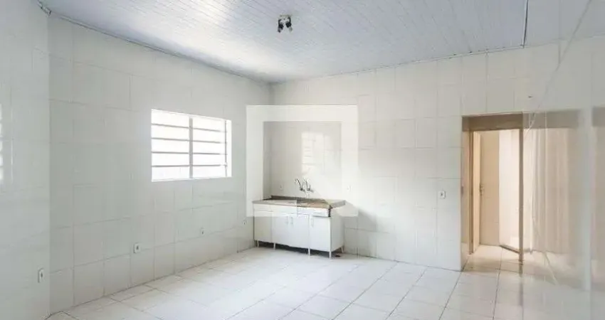 Casa com 2 quartos para alugar na Rua Picinguaba, Vila Carrão, São Paulo