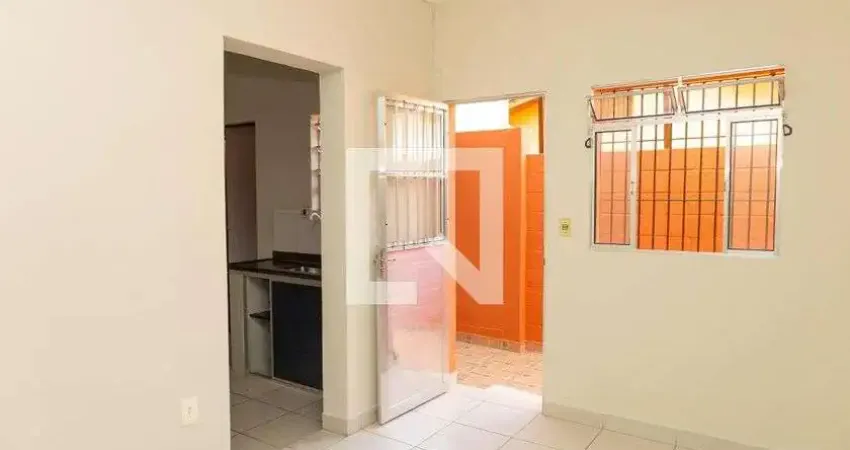 Casa com 2 quartos para alugar na Rua Capiçoba, Vila Jacuí, São Paulo