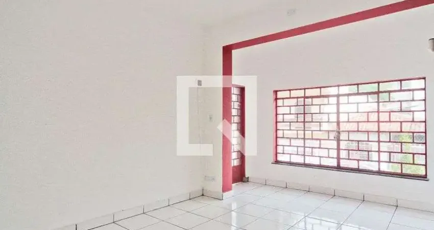 Casa com 2 quartos para alugar na Rua Pereira de Freitas, Santana, São Paulo