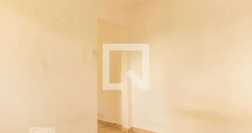 Casa com 2 quartos para alugar na Avenida César Augusto Romaro, Vila Jacuí, São Paulo