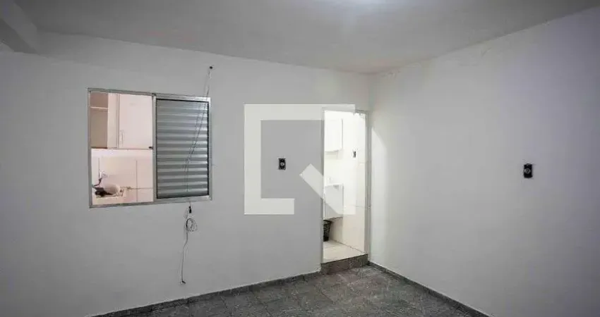 Casa com 1 quarto para alugar na Avenida Brasília, Campanário, Diadema