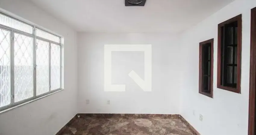 Casa com 2 quartos para alugar na Rua Comendador Francisco Baroni, Caonze, Nova Iguaçu