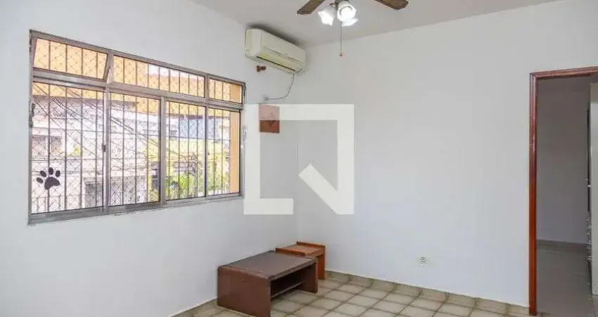 Casa com 2 quartos para alugar na Rua Paes Leme, Canhema, Diadema