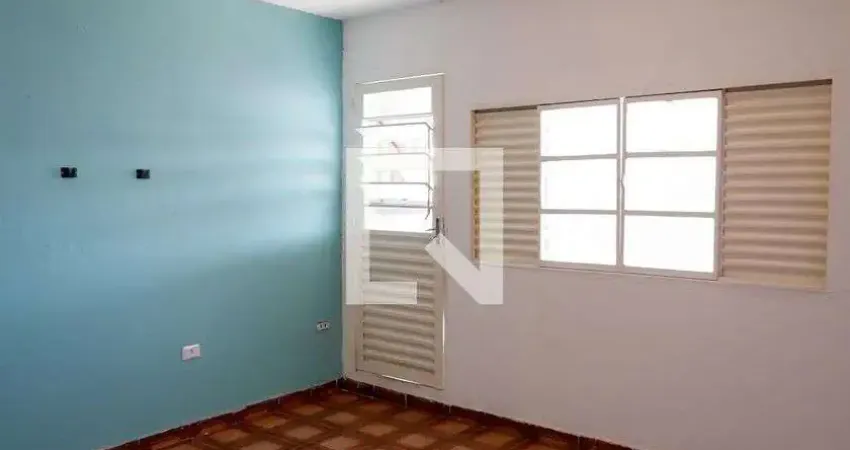 Casa com 2 quartos para alugar na Avenida Olavo Bilac, Quitaúna, Osasco