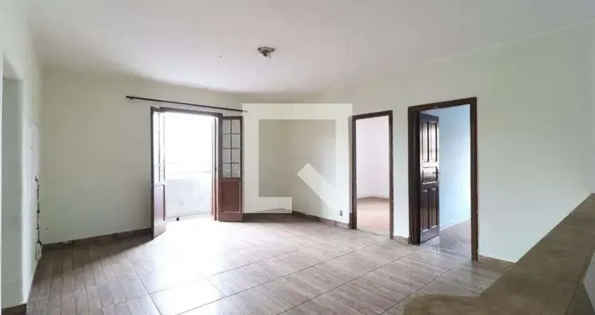 Casa com 3 quartos para alugar na Rua Alcântara, Vila Maria, São Paulo