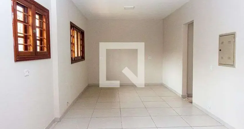 Casa com 3 quartos para alugar na Rua José Andreotti, Socorro, São Paulo